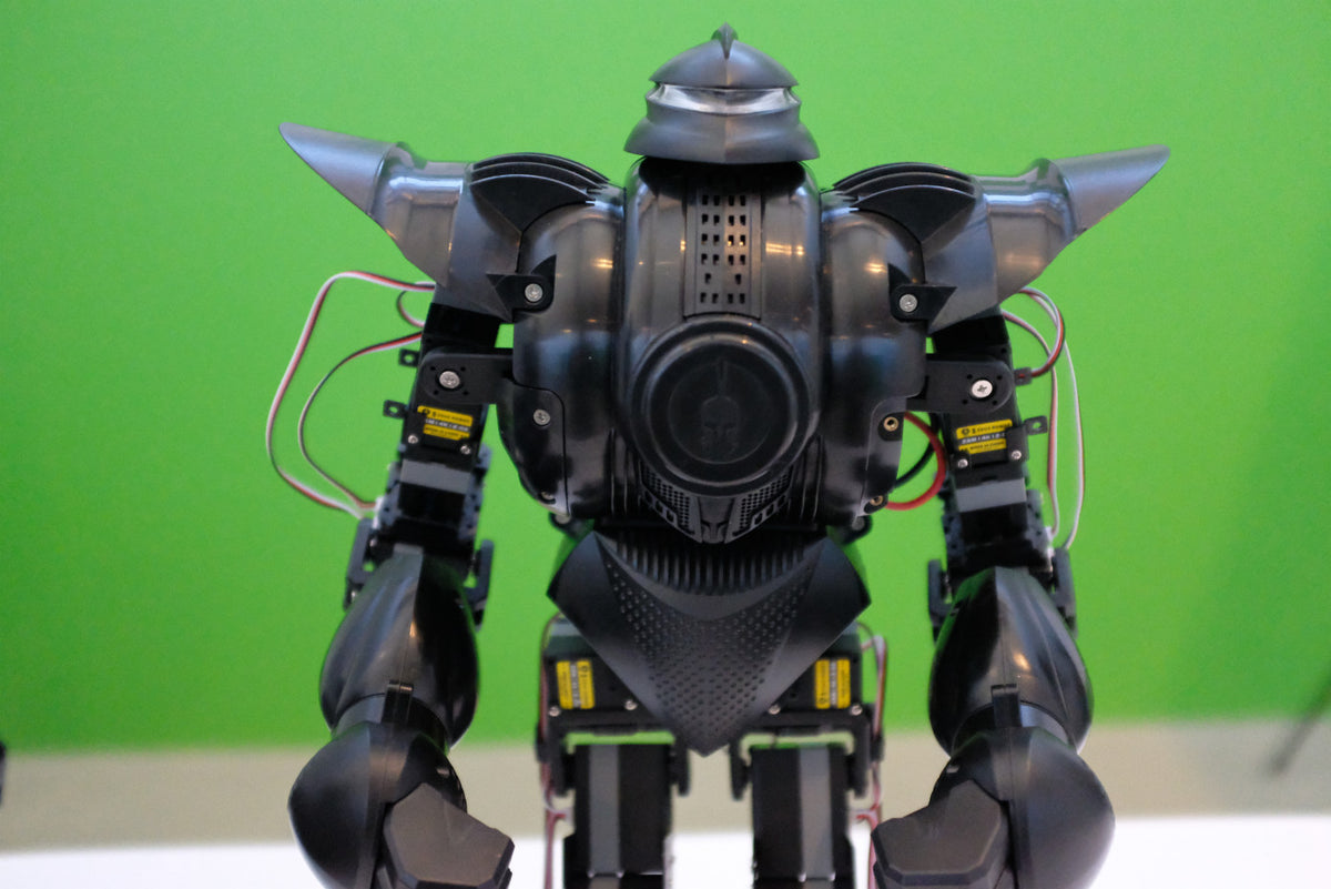 TechCrunch: この狂気の戦闘ロボットが 1,600 ドルであなたの